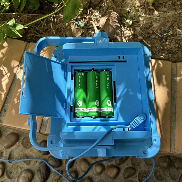 Projecteur avec panneau detachable 200W